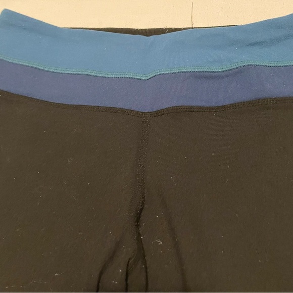 Lululemon Black and Blue Yoga Pants Flared Missing Size - Picture 6 of 16